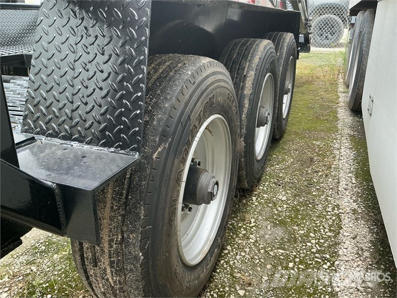 Kaufman Tri/A Open Car Carrier Trailer Autotransportauflieger