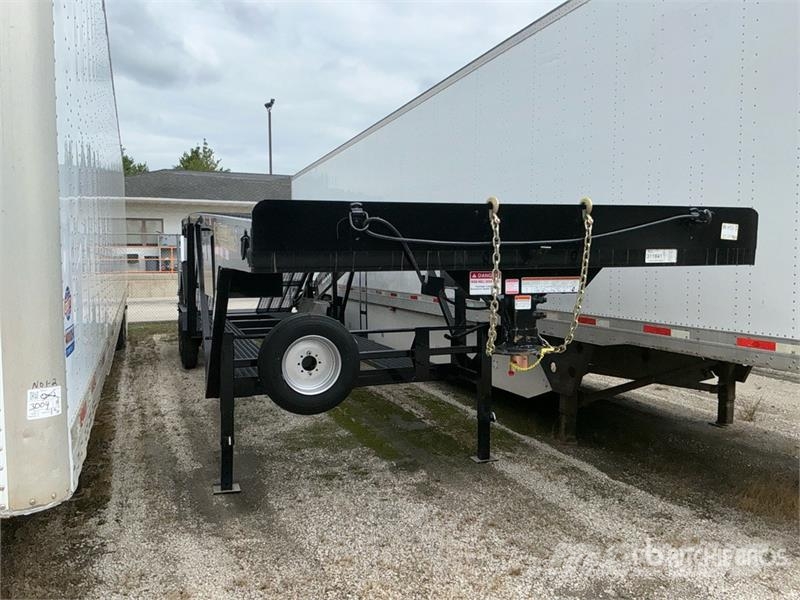 Kaufman Tri/A Open Car Carrier Trailer Autotransportauflieger