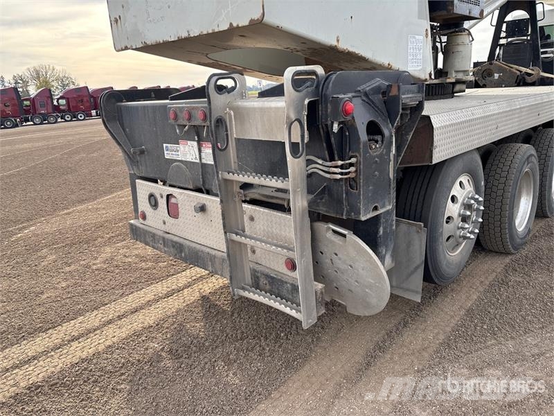 Kenworth NBT45 45 ton Straight Boom on Kenworth T800 10x4 B Vlakke laadvloer met kraan