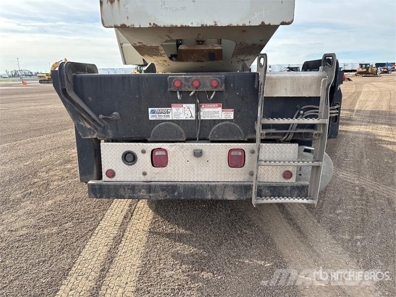 Kenworth NBT45 45 ton Straight Boom on Kenworth T800 10x4 B Vlakke laadvloer met kraan