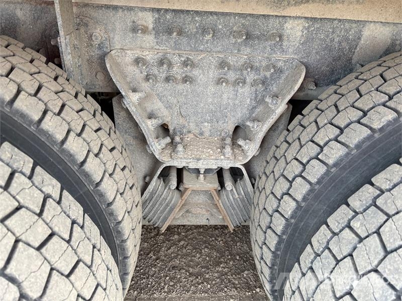 Kenworth NBT45 45 ton Straight Boom on Kenworth T800 10x4 B Vlakke laadvloer met kraan