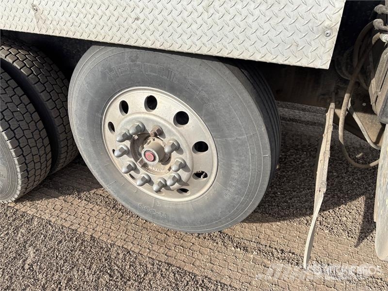 Kenworth NBT45 45 ton Straight Boom on Kenworth T800 10x4 B Vlakke laadvloer met kraan
