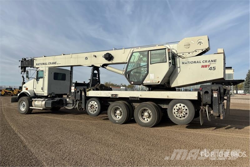 Kenworth NBT45 45 ton Straight Boom on Kenworth T800 10x4 B Vlakke laadvloer met kraan