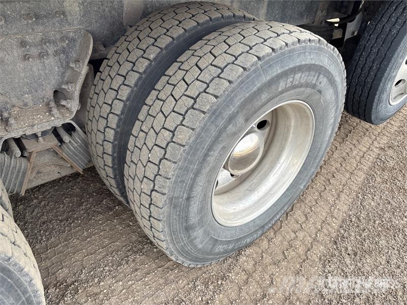 Kenworth NBT45 45 ton Straight Boom on Kenworth T800 10x4 B Vlakke laadvloer met kraan