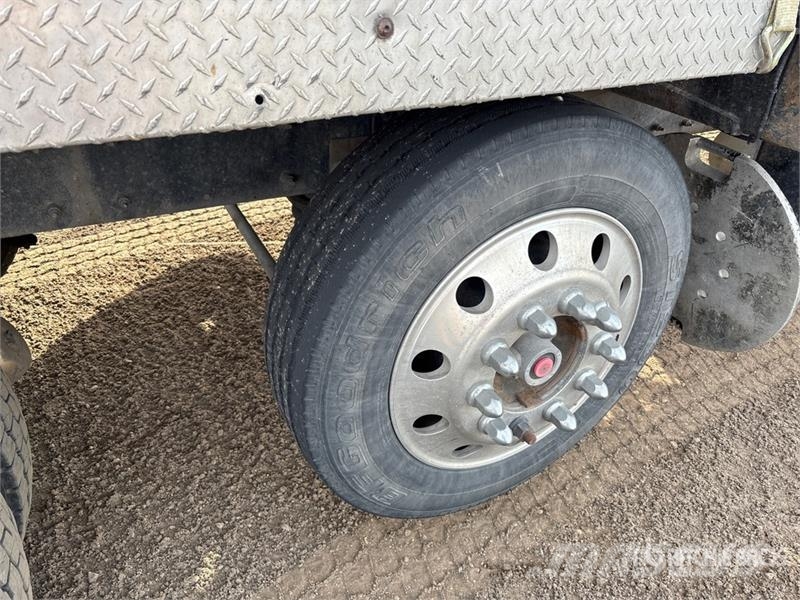 Kenworth NBT45 45 ton Straight Boom on Kenworth T800 10x4 B Vlakke laadvloer met kraan