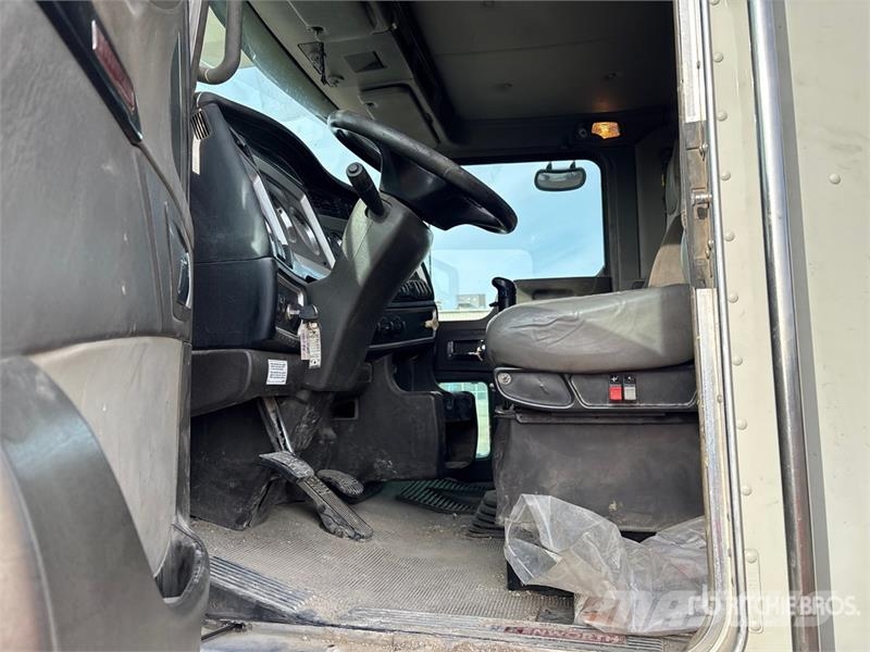 Kenworth NBT45 45 ton Straight Boom on Kenworth T800 10x4 B Vlakke laadvloer met kraan