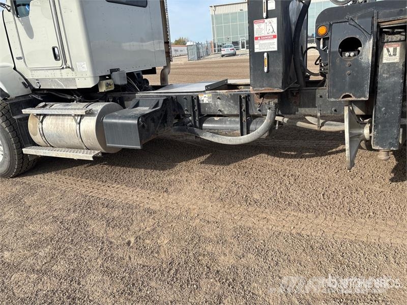 Kenworth NBT45 45 ton Straight Boom on Kenworth T800 10x4 B Vlakke laadvloer met kraan