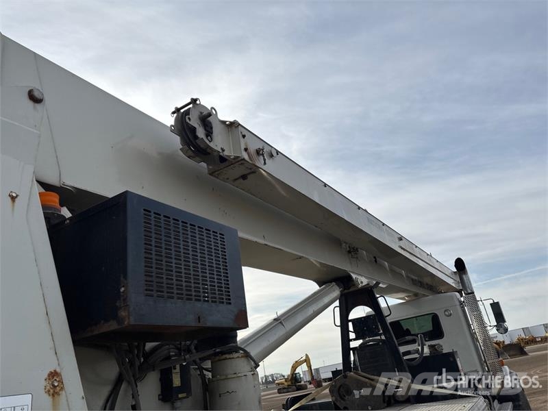 Kenworth NBT45 45 ton Straight Boom on Kenworth T800 10x4 B Vlakke laadvloer met kraan
