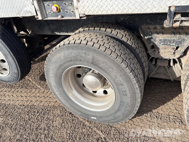 Kenworth NBT45 45 ton Straight Boom on Kenworth T800 10x4 B Vlakke laadvloer met kraan