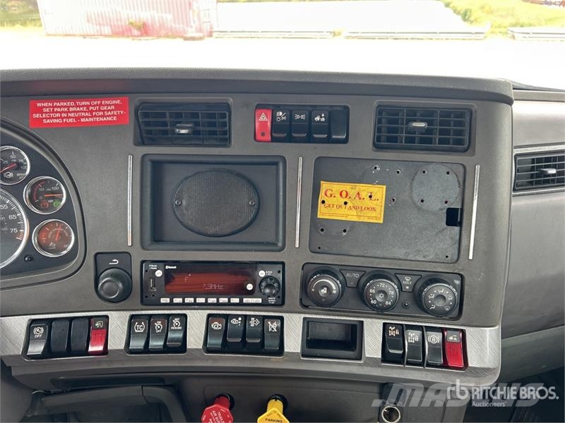 Kenworth T-680 6x4 T/A Day Cab Truck Tractor Vilcēji