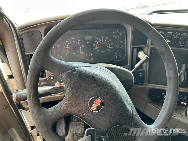 Kenworth T2000 Prime Movers