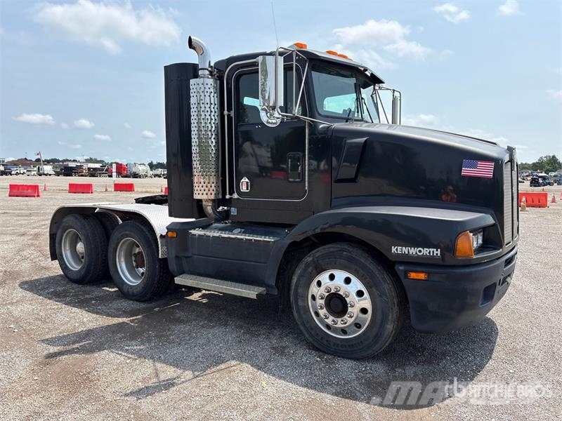 Kenworth T4 6x4 T/A Day Cab Truck Tractor Vilcēji