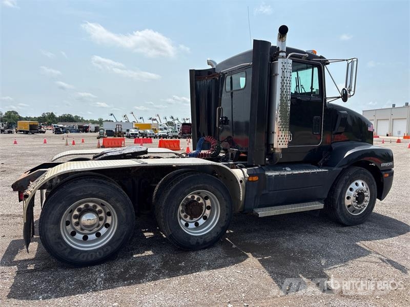 Kenworth T4 6x4 T/A Day Cab Truck Tractor Vilcēji