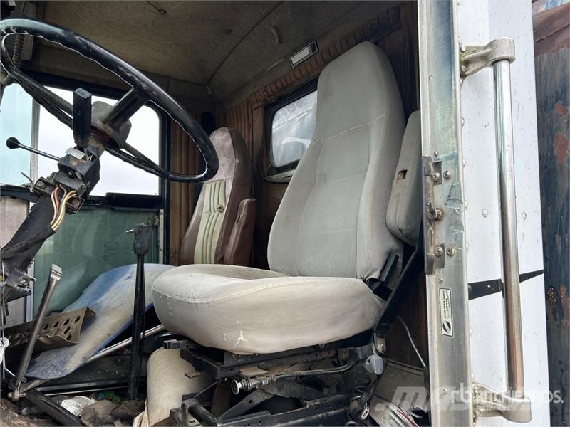 Kenworth T600A Sklápače
