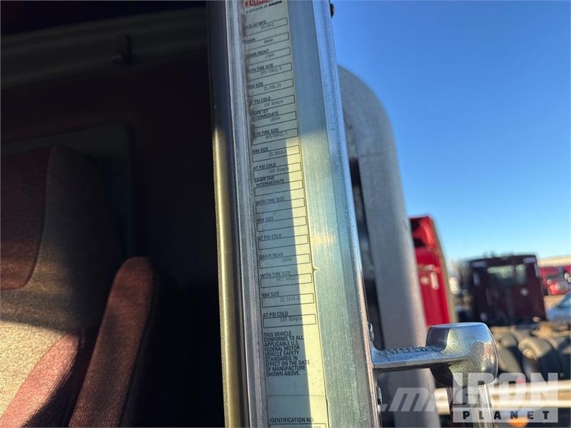 Kenworth T660 Тягачі