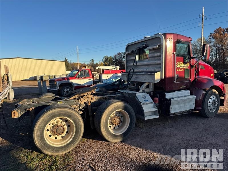 Kenworth T660 Тягачі