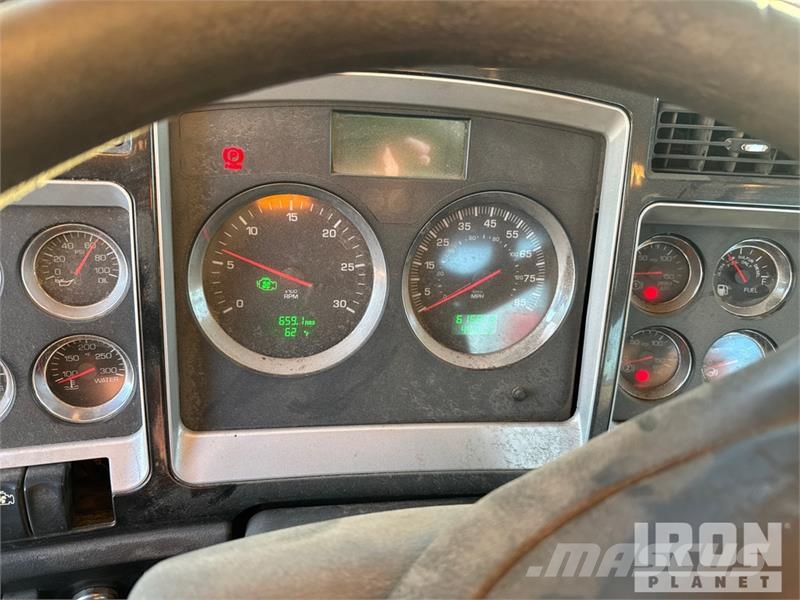 Kenworth T660 Тягачі