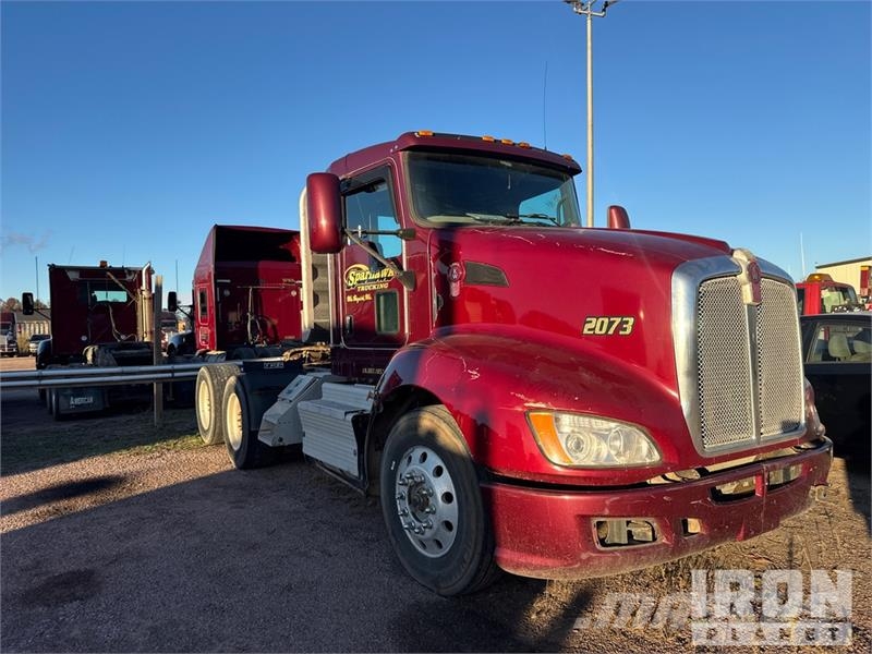 Kenworth T660 Тягачі