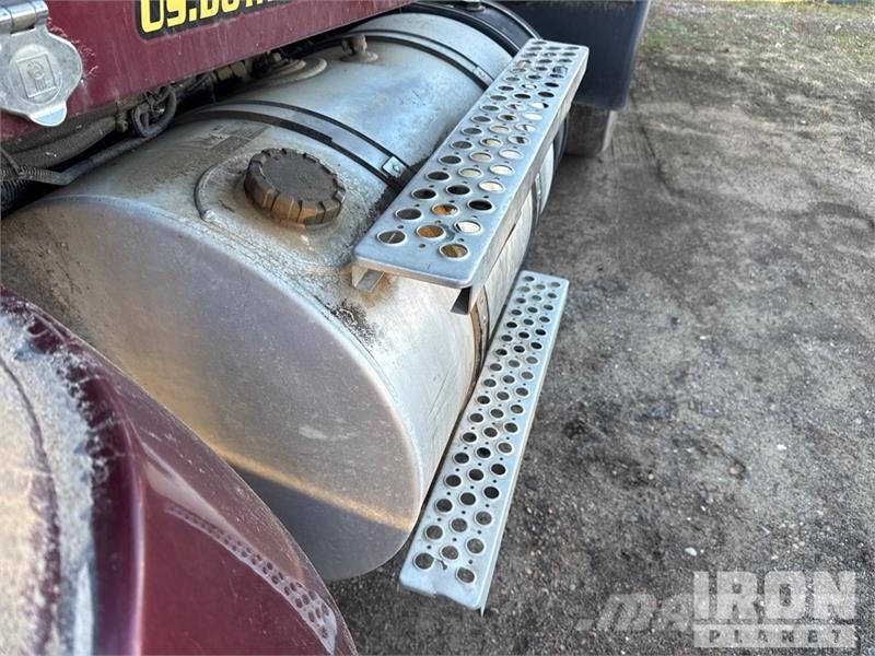Kenworth T660 Тягачі