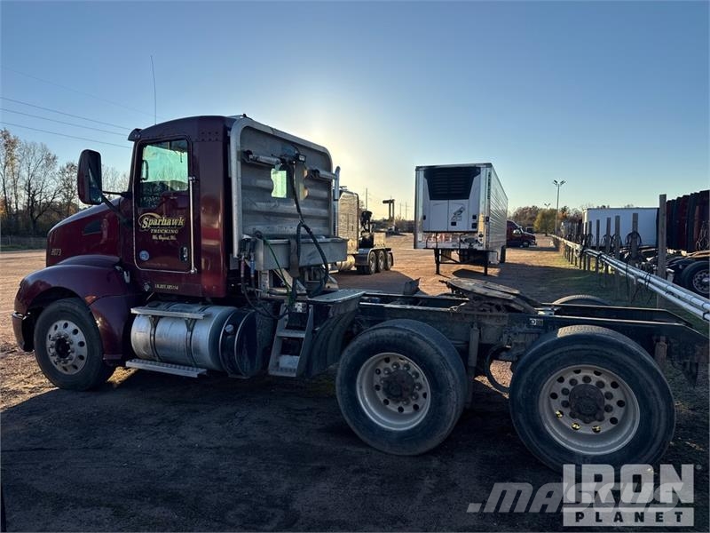 Kenworth T660 Тягачі
