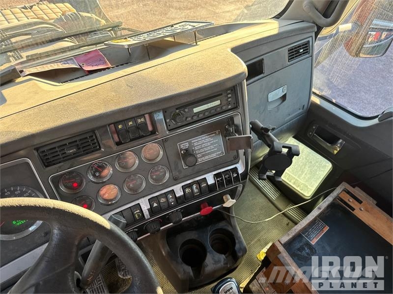Kenworth T660 Тягачі