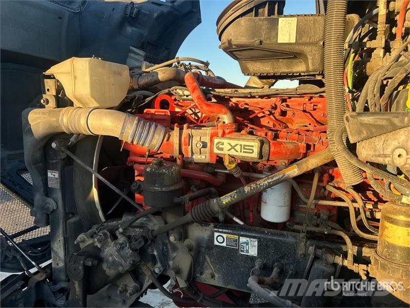 Kenworth T680 وحدات الجر