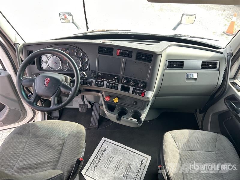 Kenworth T680 وحدات الجر