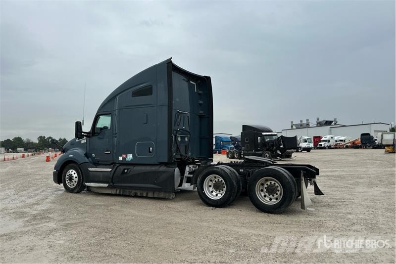 Kenworth T680 Тягачі