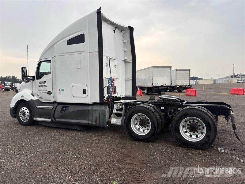 Kenworth T680 Autotractoare
