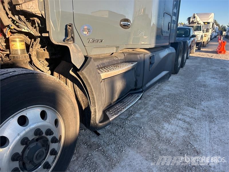 Kenworth T680 وحدات الجر