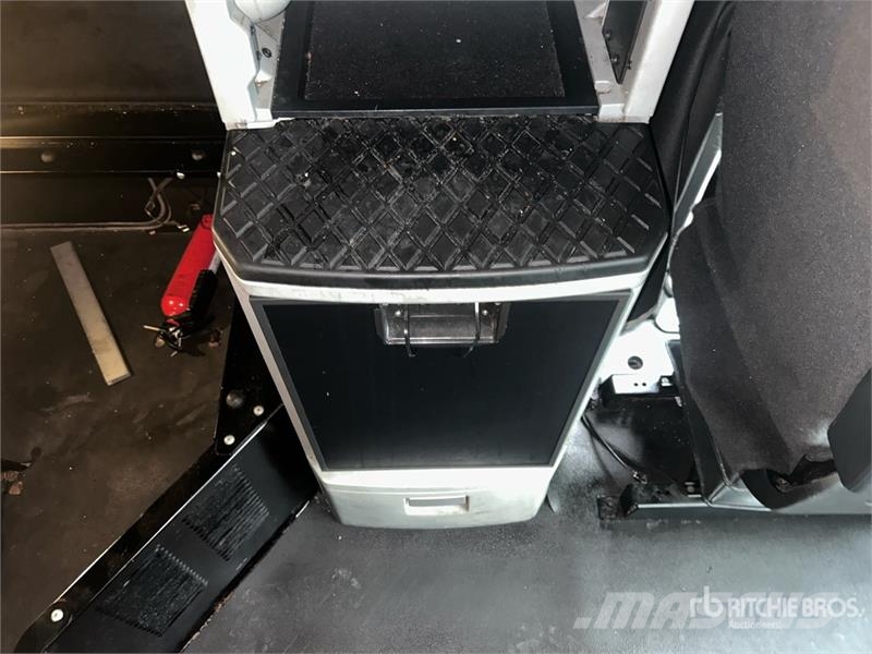 Kenworth T680 Tractor Units
