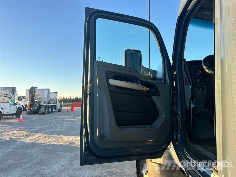 Kenworth T680 وحدات الجر