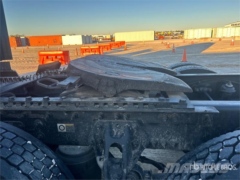 Kenworth T680 وحدات الجر