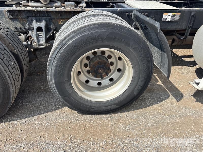 Kenworth T680 Тягачі