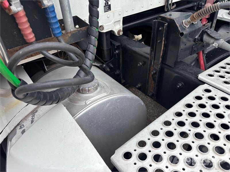 Kenworth T680 Tractor Units