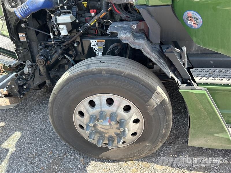 Kenworth T680 Тягачі