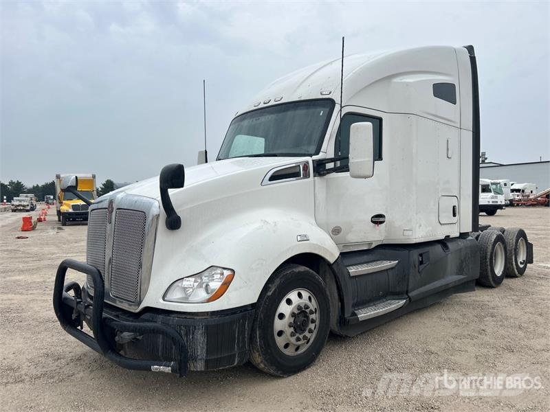 Kenworth T680 Тягачі