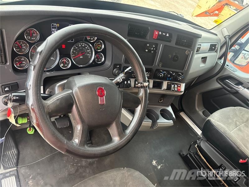 Kenworth T680 Vetopöytäautot