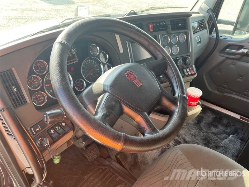Kenworth T680 Седельные тягачи