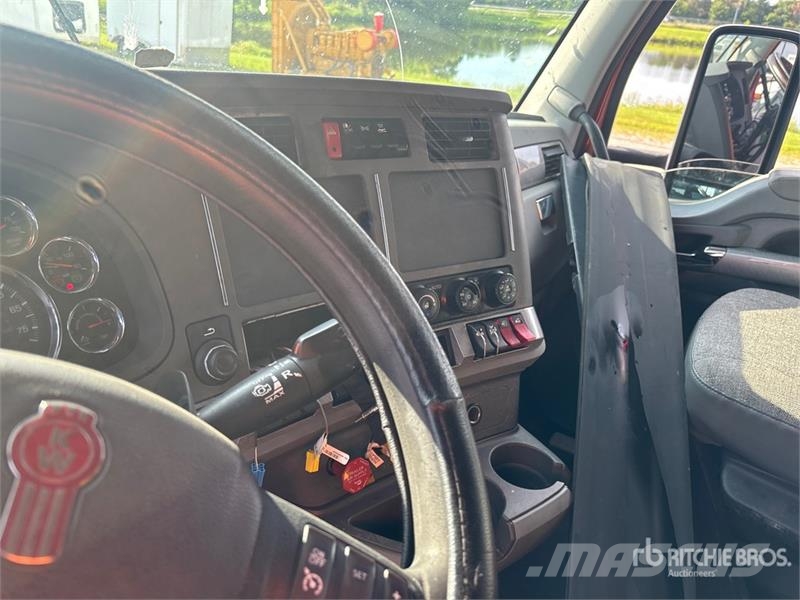 Kenworth T680 Vetopöytäautot