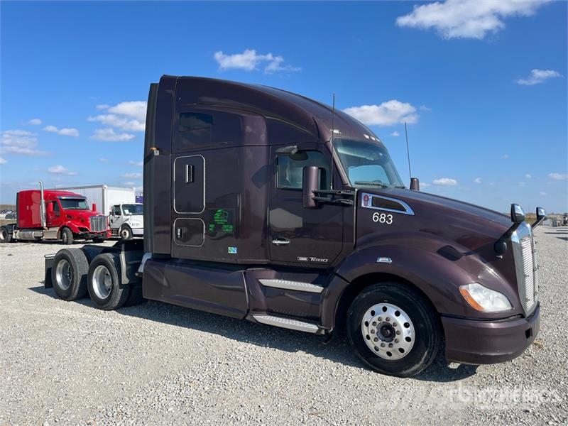 Kenworth T680 Седельные тягачи