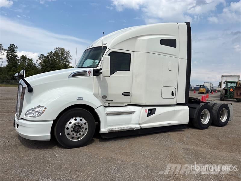 Kenworth T680 Тягачі