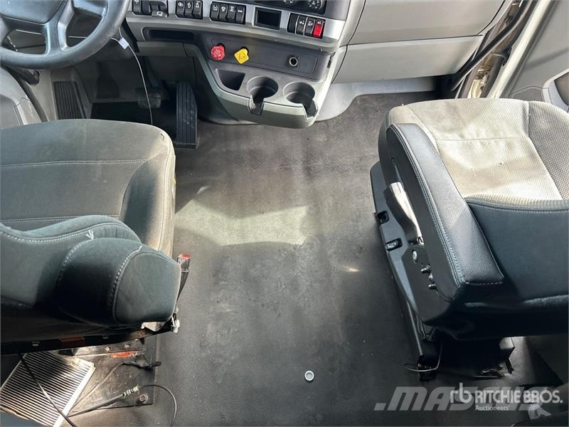 Kenworth T680 Vetopöytäautot