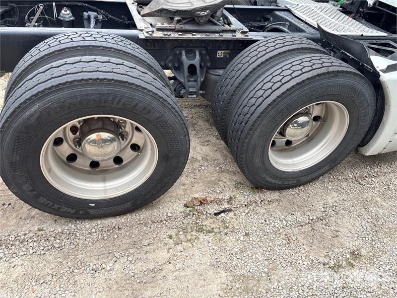 Kenworth T680 Tractor Units