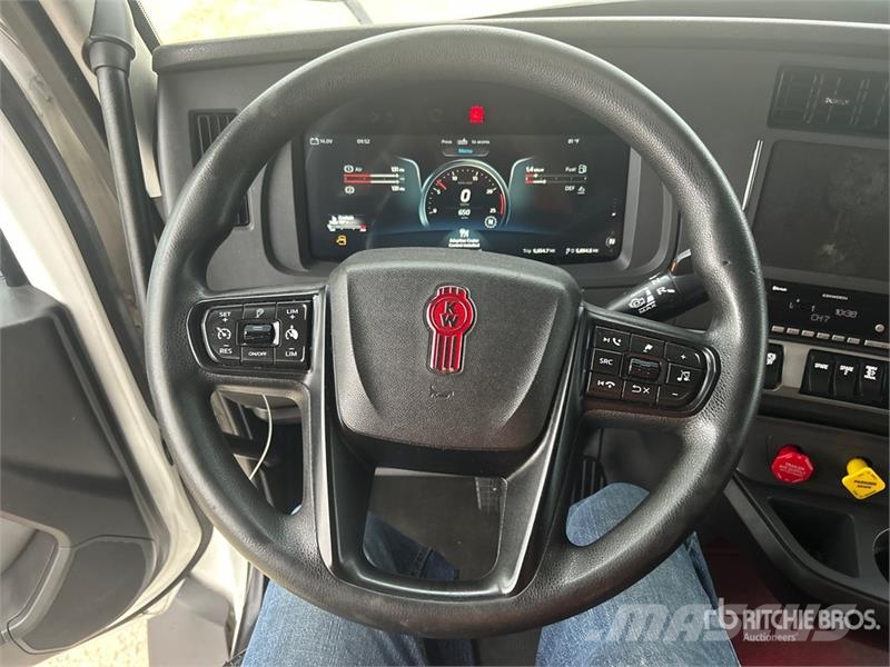 Kenworth T680 Tractor Units