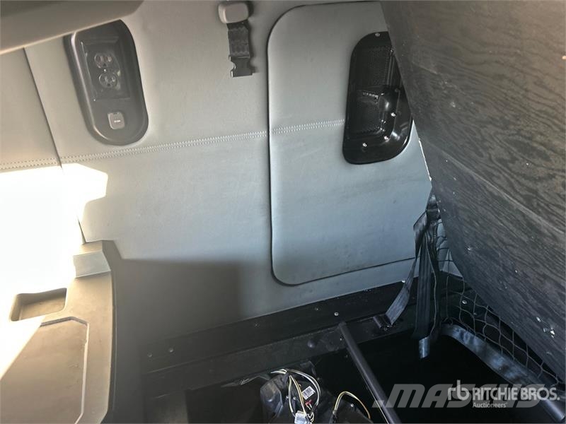 Kenworth T680 وحدات الجر