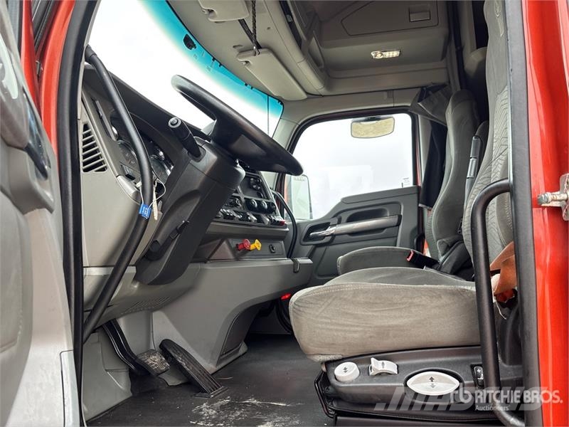 Kenworth T680 Vetopöytäautot