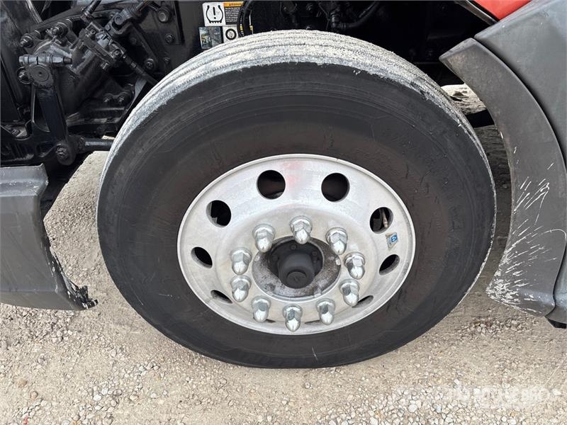 Kenworth T680 Vetopöytäautot