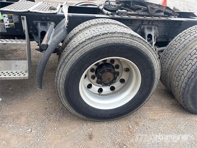 Kenworth T680 Naudoti vilkikai