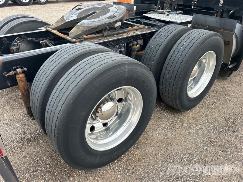 Kenworth T680 Sattelzugmaschinen